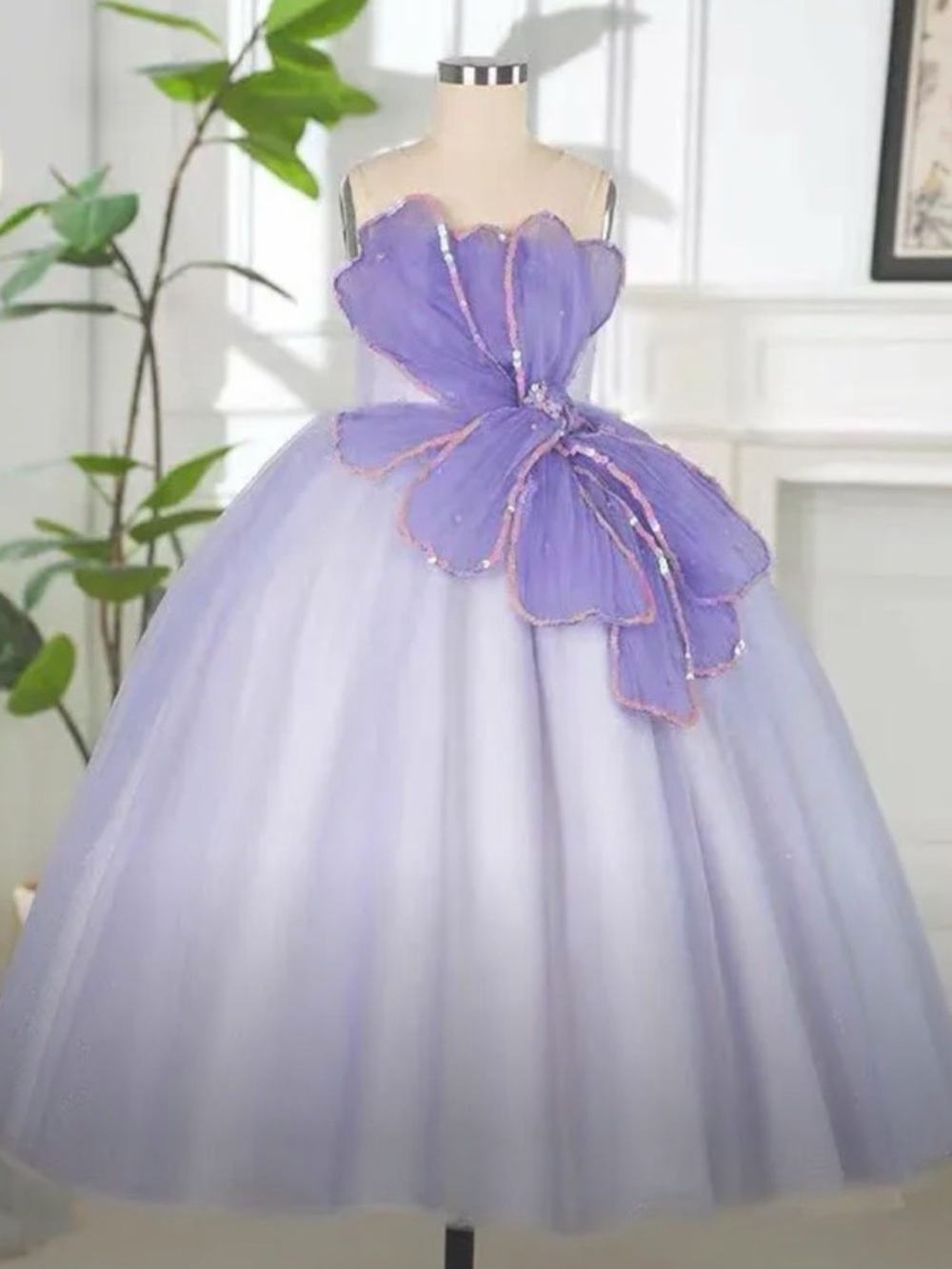 Lilac Petal-Accent Tulle Ball Gown for Girls